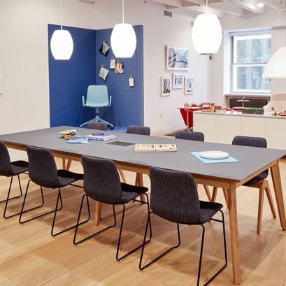 Tárgyalóasztal, íróasztal